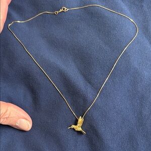 Hummingbird necklace 10kt gold